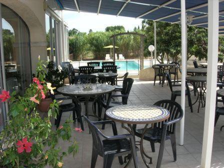 Les Mimosas Hotel Lunel  Kültér fotó
