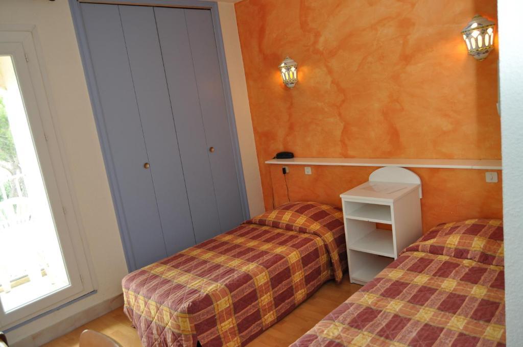 Les Mimosas Hotel Lunel  Szoba fotó