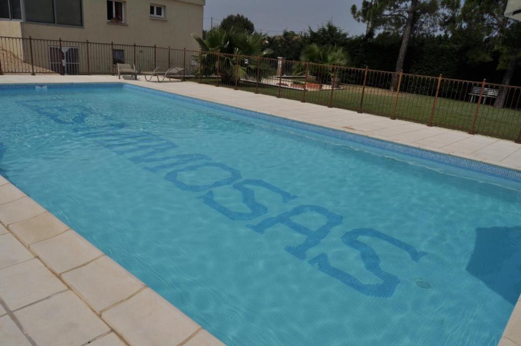 Les Mimosas Hotel Lunel  Kültér fotó