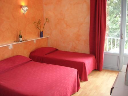 Les Mimosas Hotel Lunel  Szoba fotó